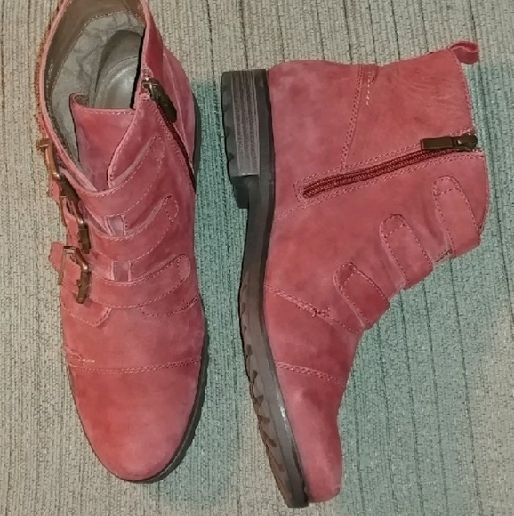 Earthies suede leather booties - Picture 7 of 13